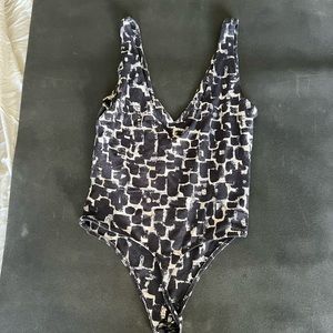 Babaton (Aritzia Brand) Black and White Bodysuit (Small) - New!